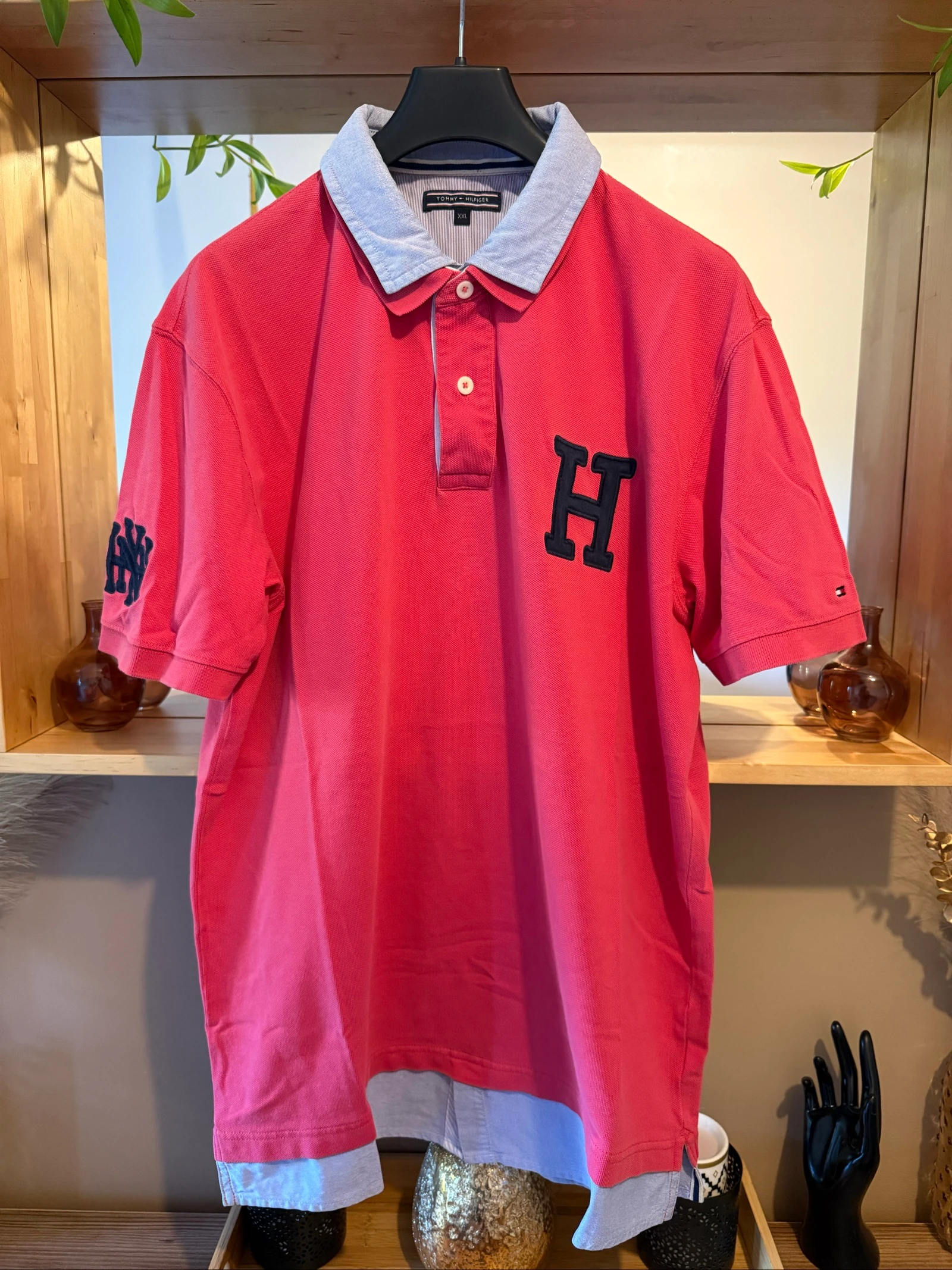 Polo Tommy Hilfiger homme XXL brodé style universitaire – Parfait état